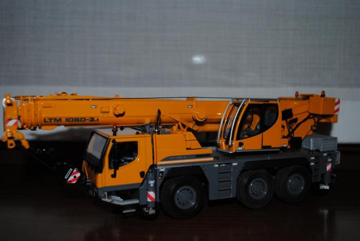 Liebherr LTM 1050