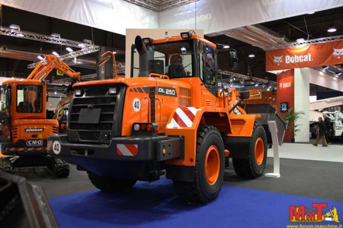 Stand Doosan