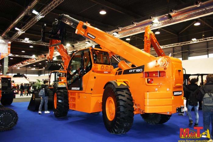 Stand Doosan