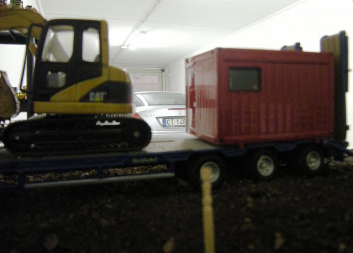 ARRIVO PIANALE CON CAT308 E BARACCA