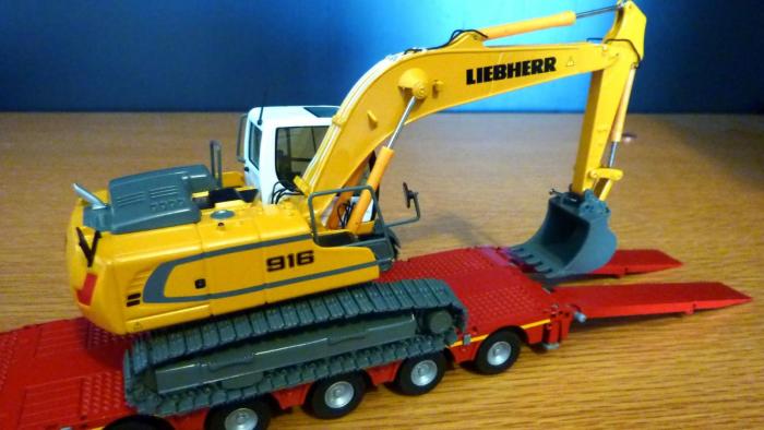 LIEBHERR 916 NZG