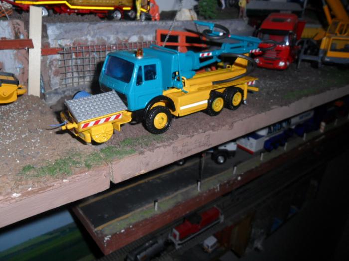 MB MERCEDES CON POMPA PER CEMENTO PROIETTATO COMPLETAMENTE COSTRUITO A MANO