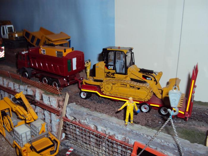 IVECO 330.36 CON CARRELLONE ARTIGIANALE