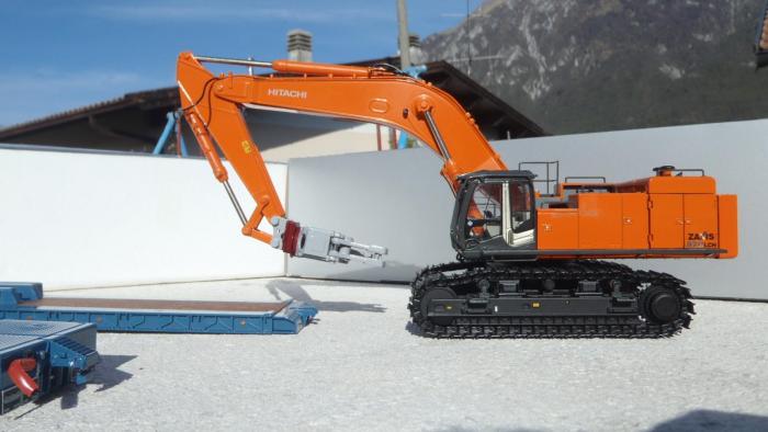 HITACHI ZX 870 con pinza