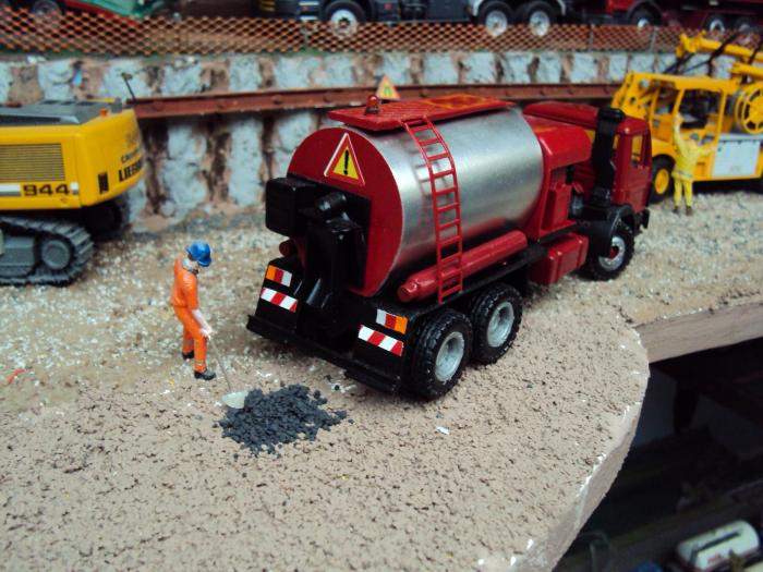 ATTREZZATURA PER ASFALTO