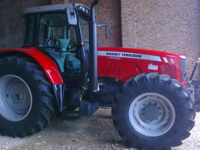 Massey Ferguson 6480 al riposo