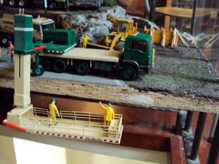 MAN con piattaforma artigianale per ponti