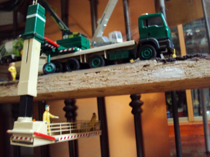 MAN con piattaforma artigianale per ponti