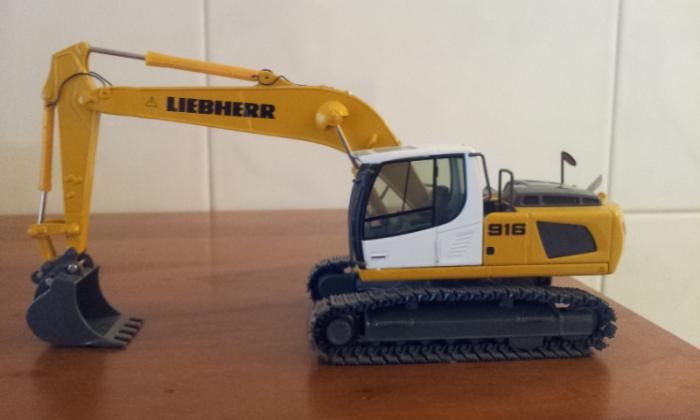 escavatore cingolato liebherr 916