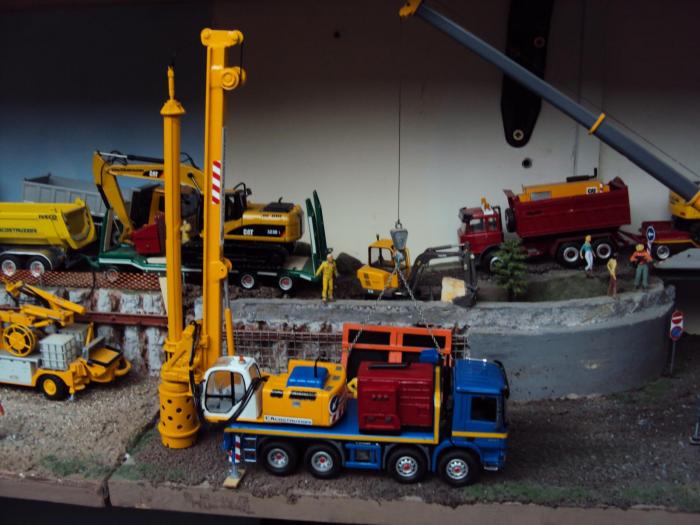 actros modificato con macchina per pali