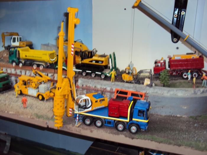 actros modificato con macchina per pali