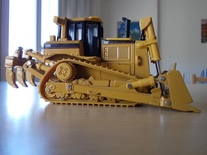 Cat D8R