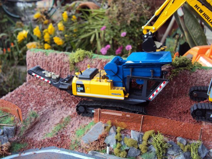 riproduzione del frantoio komatsu br350jc