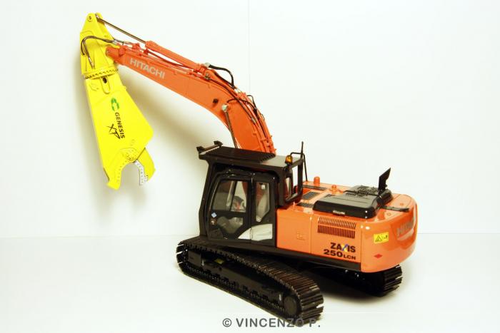 Hitachi ZX250 con cesoia Genesis XP400