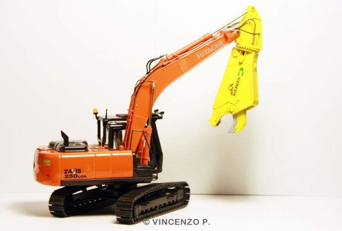 Hitachi ZX250 con cesoia Genesis XP400