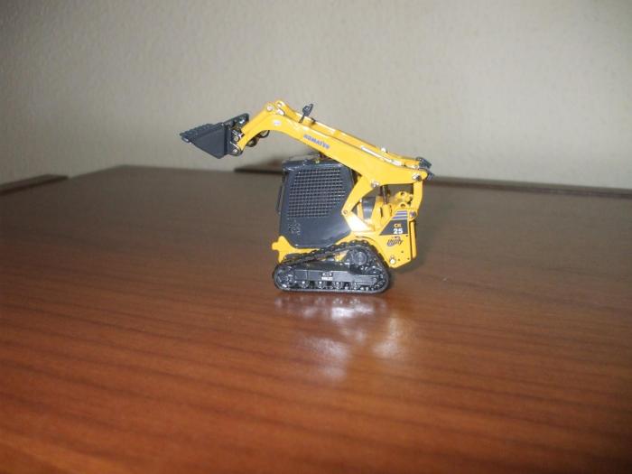 Komatsu CK25