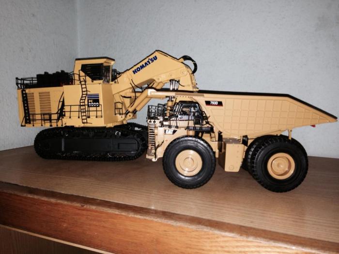 komatsu pc 8000.jpg
