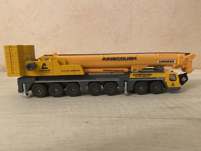 LIEBHERR LTM1400-7.1 AINSCOUGH- PORTATA MAX 400 TON