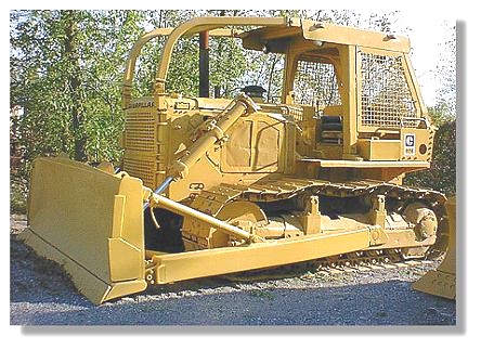 CAT D7