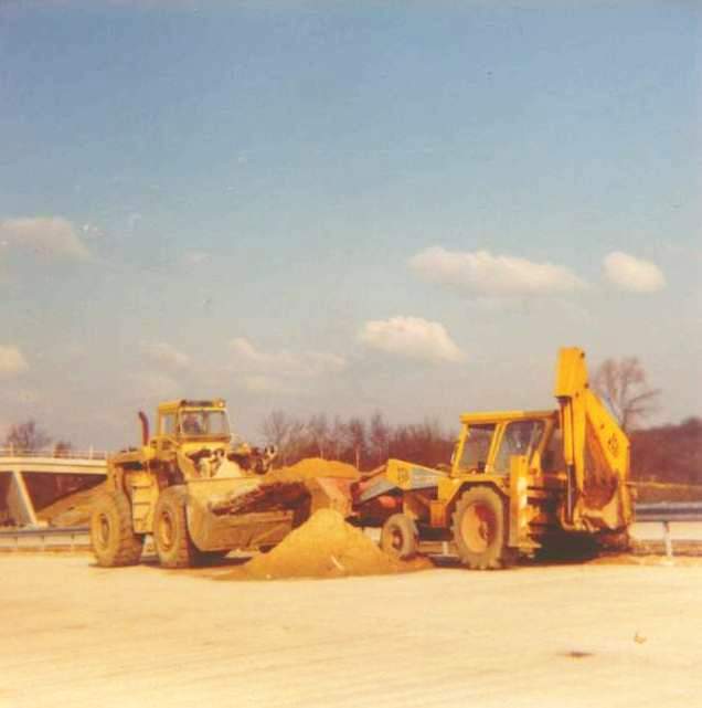 Michigan 275/JCB